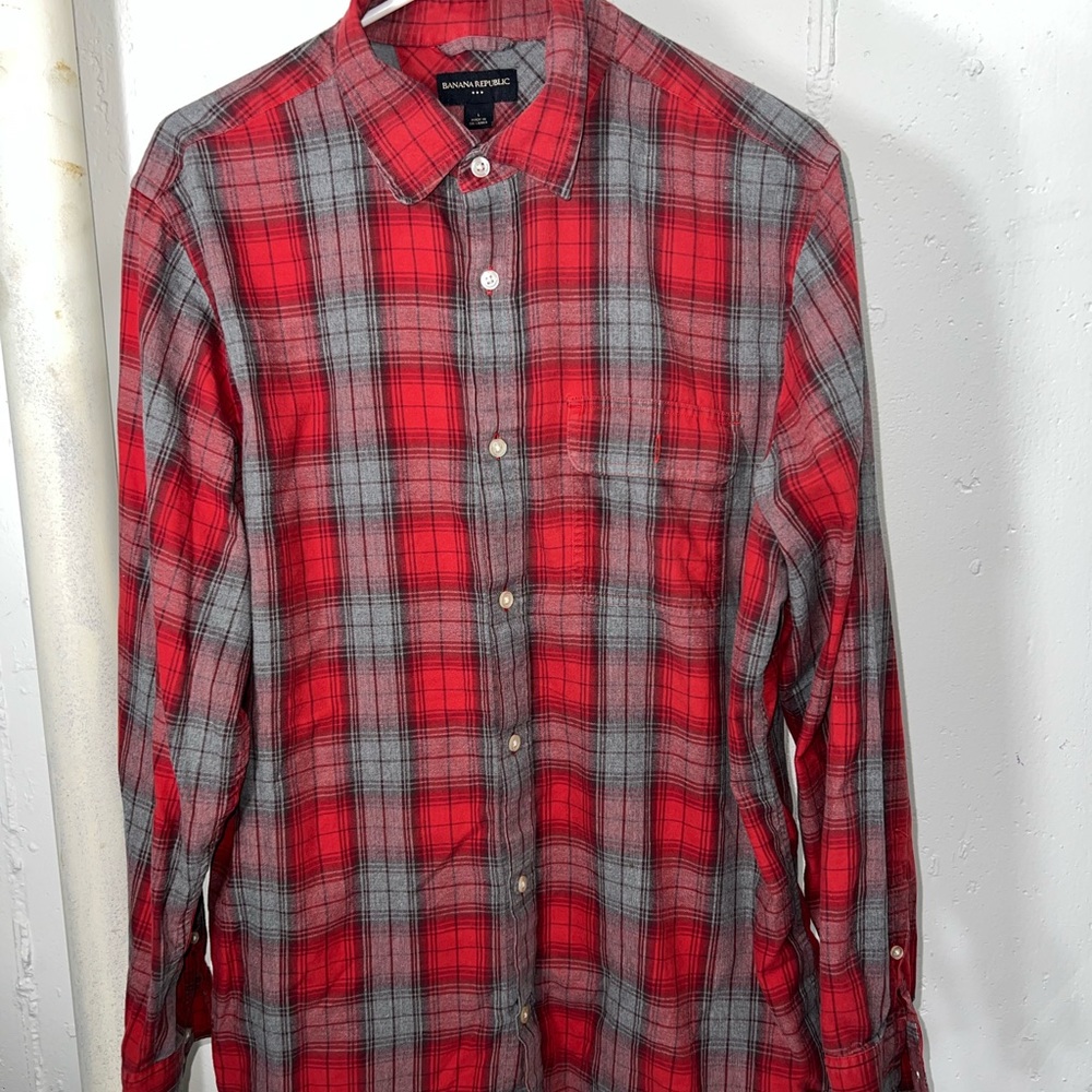 Banana Republic Men’s Long Sleeve Plaid Button Down Red and Gray Size Large